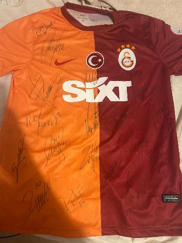 Islak imzalı icardi forması